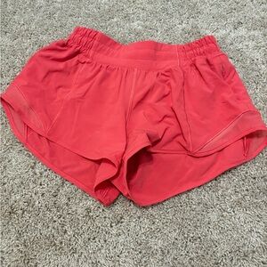 Lululemon hotty hots size 4   2.5 inch